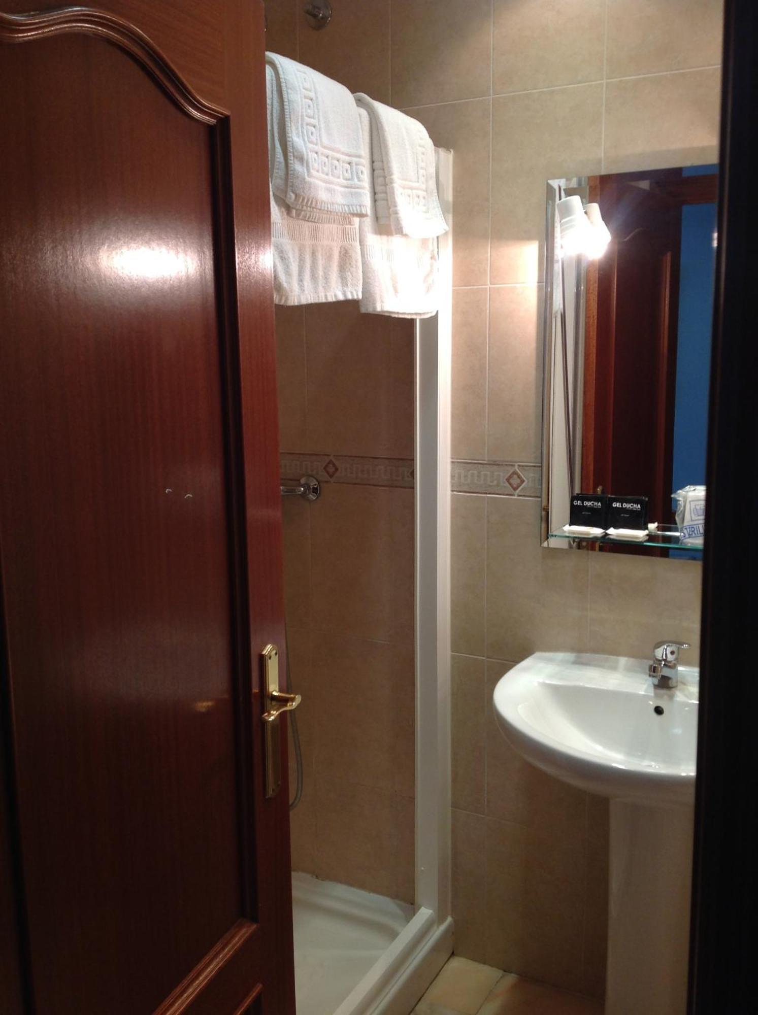 Hostal Los Amigos Olivenza Habitación foto